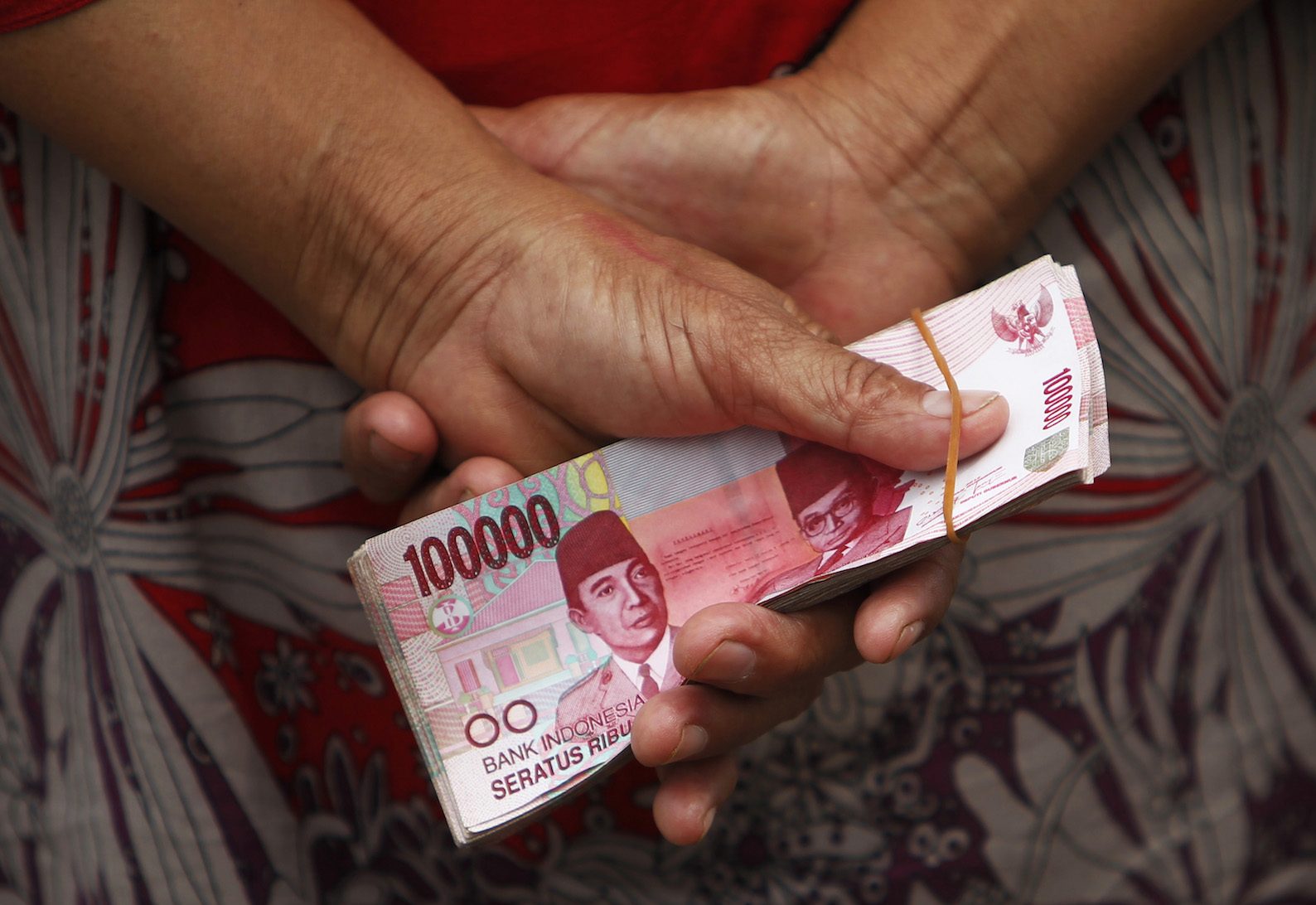 Capital Flight Sistematis Bikin Rupiah Lemah Meski Ekspor Surplus — Rp15.400 Triliun Bocor