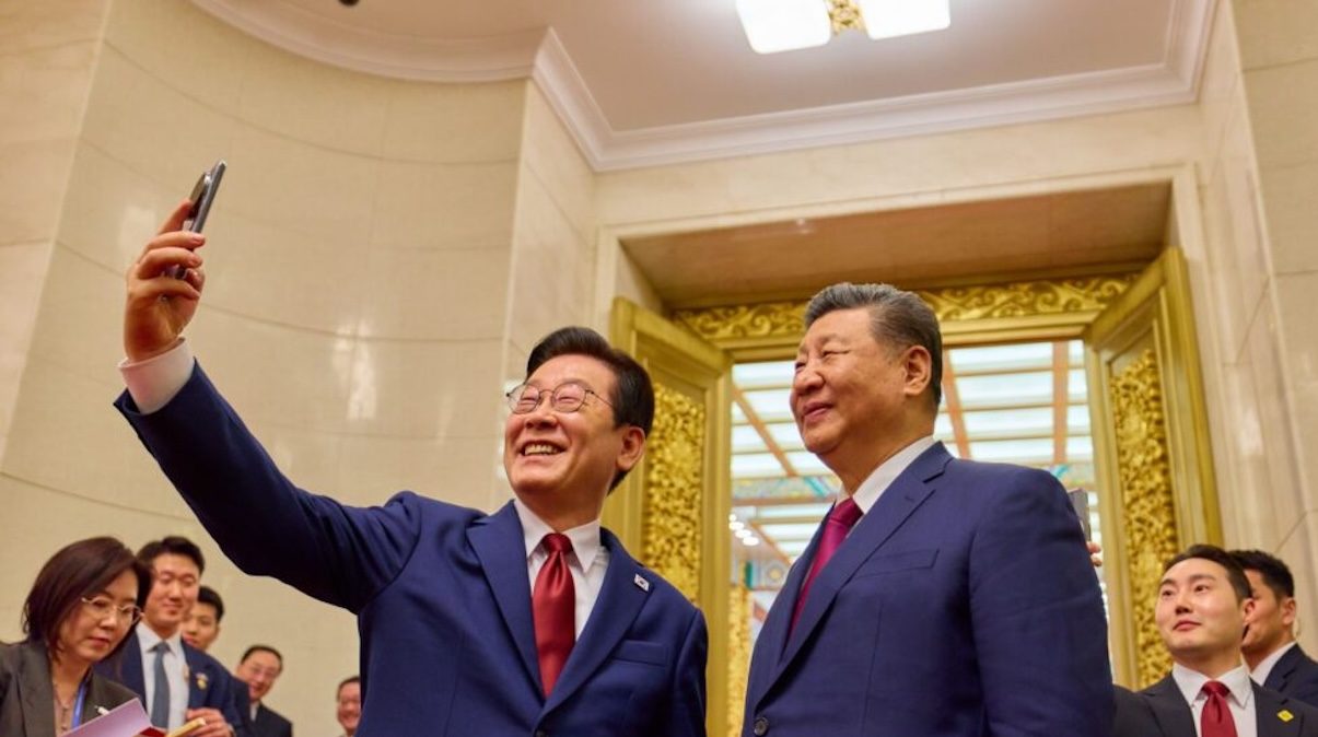 South Korea walks a narrow bridge between China and Japan