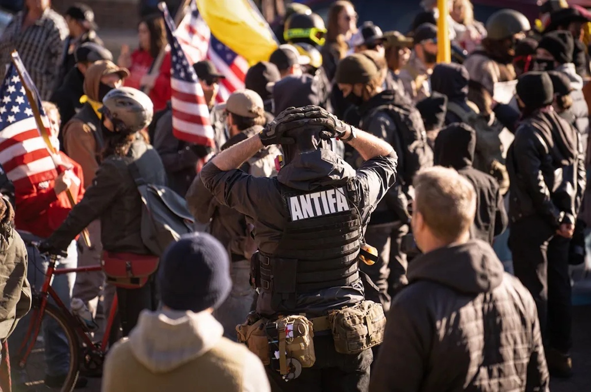 America’s extreme right and left both doomed to fail