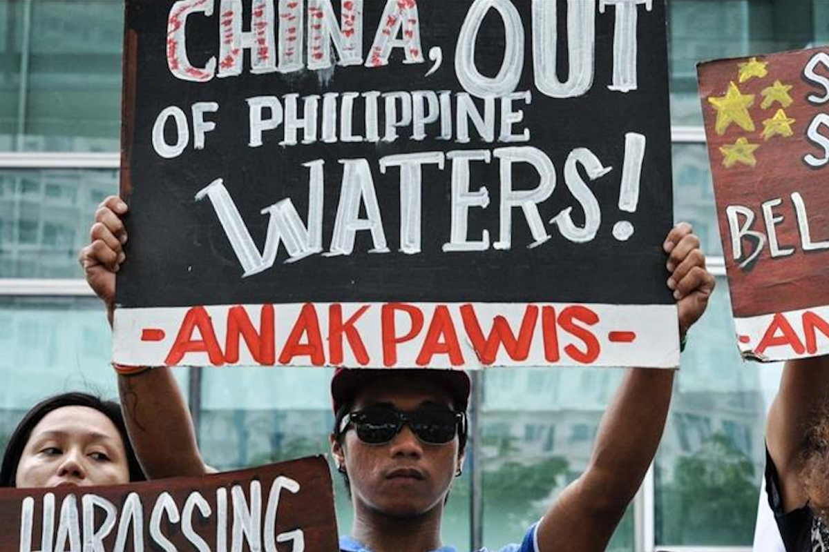 Mooted South China Sea oil deal with China draws fire in Manila
