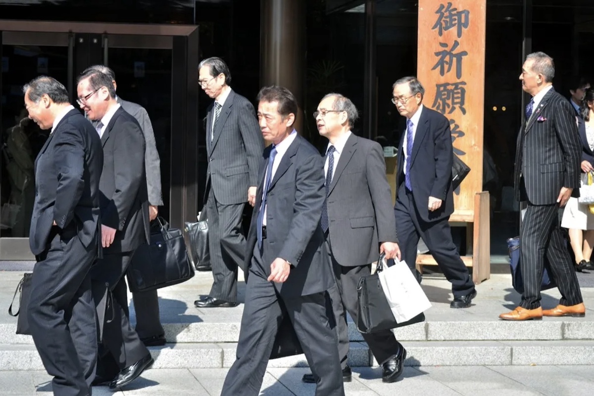 Salarymen, specialists, startups and the AI future of work