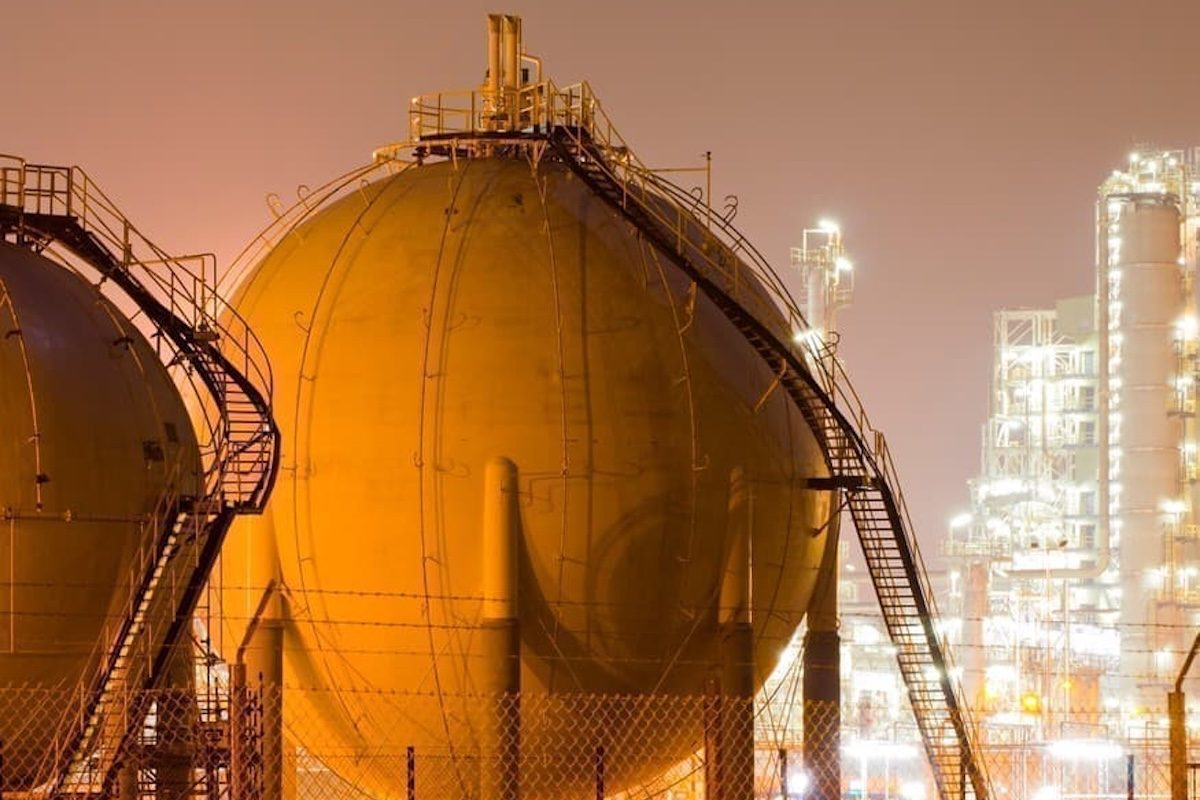 After the oil shortage, the prospect of an oil surplus