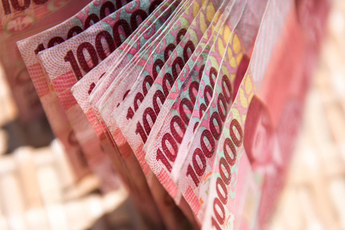 Rupiah Tembus Rp17.596, Terlemah dalam Sejarah — Tekanan Fiskal dan Moneter Menguat