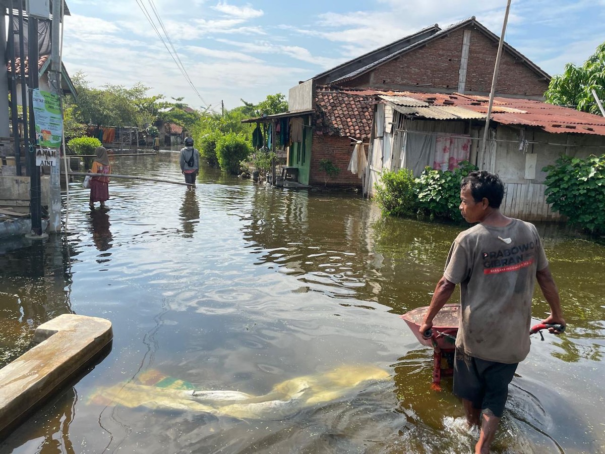 Indonesia says its giant sea wall will stop flooding