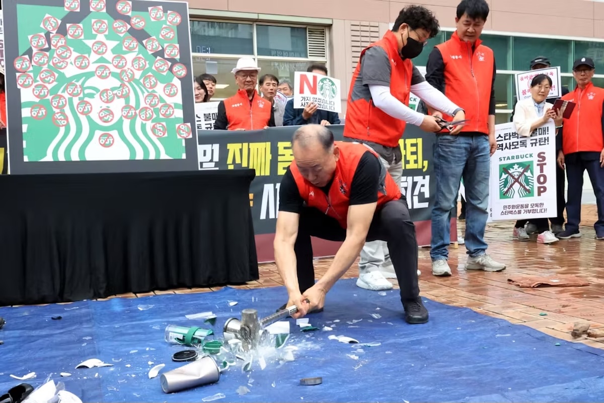Starbucks Korea Diselidiki — Bahaya Kriminalisasi Ingatan Sejarah