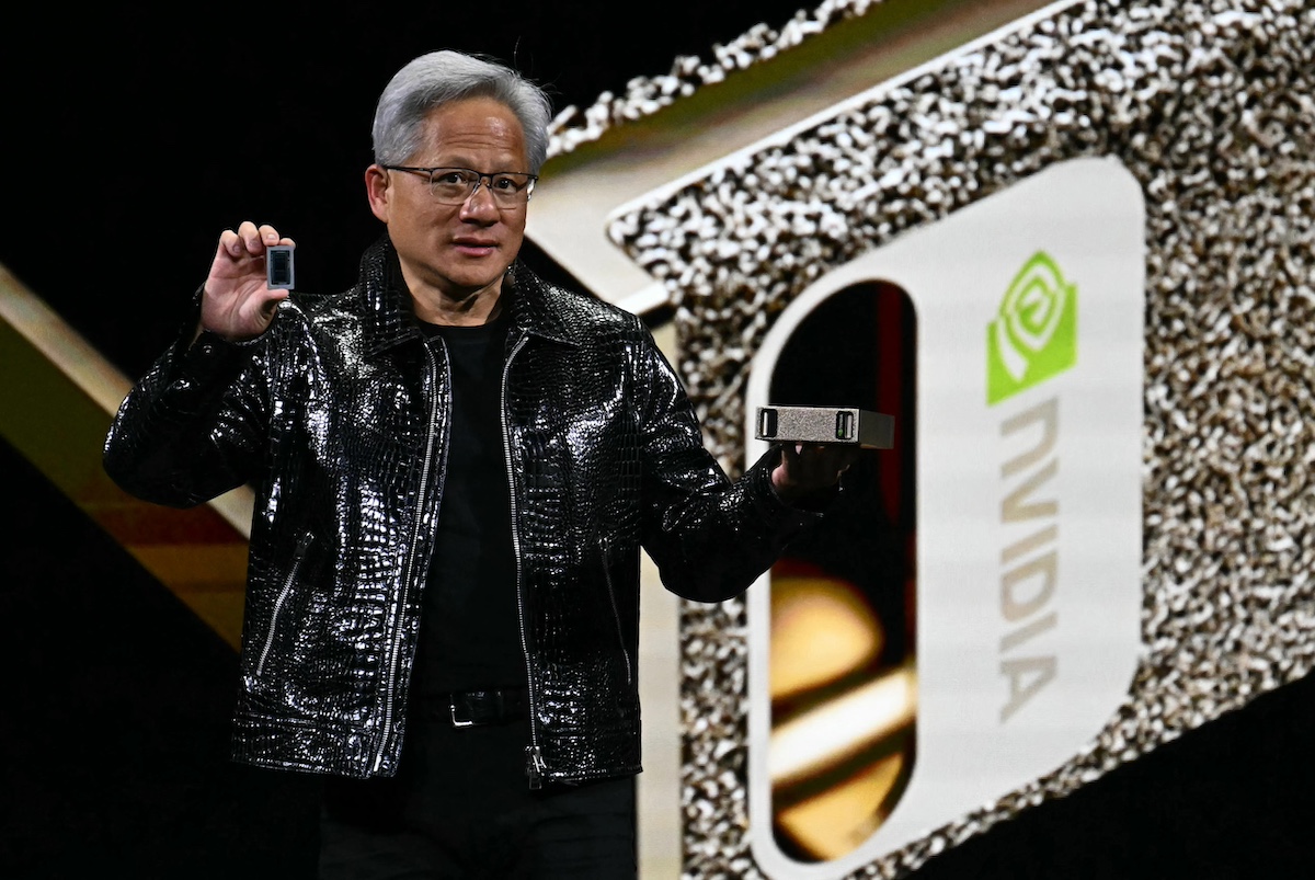 Pasar Salah Baca Langkah Nvidia — Bukan PC AI, Tapi Siklus Upgrade Produktivitas Korporasi