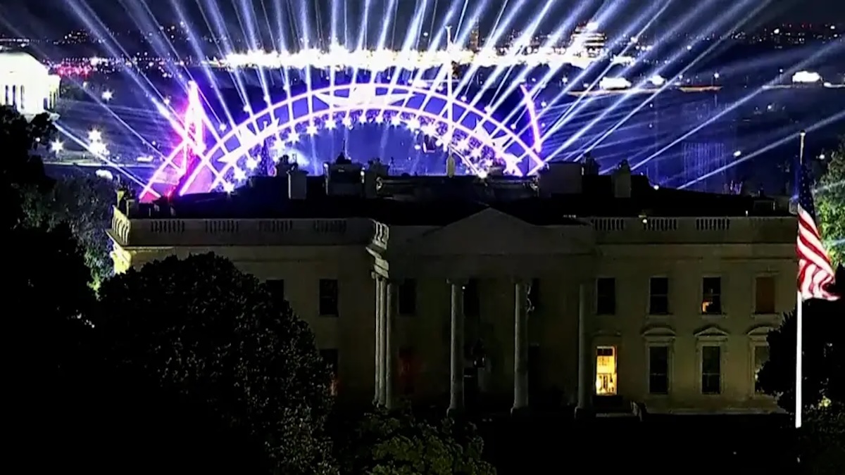 UFC di HUT ke-80 Trump vs. Iran Deal: Dua Wajah Kebijakan AS, Dampak ke RI dari Minyak