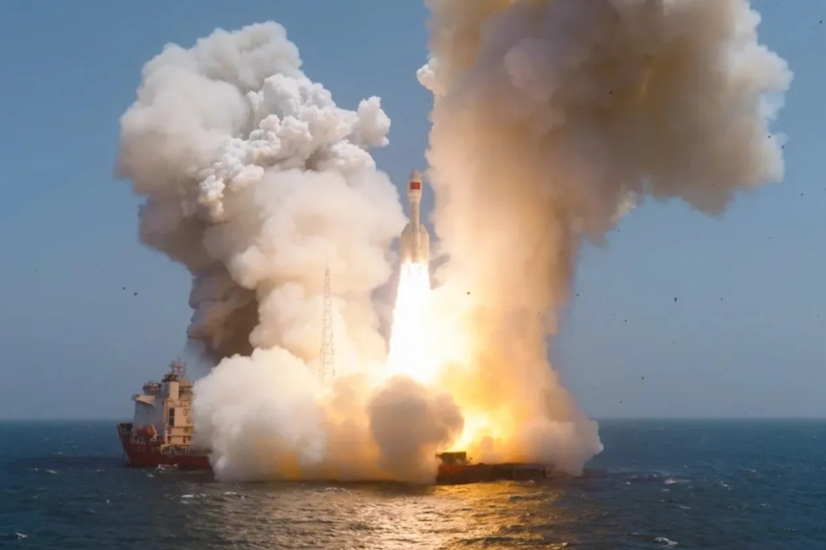 China Sukses Luncurkan Roket Berbasis Laut, Saingi SpaceX