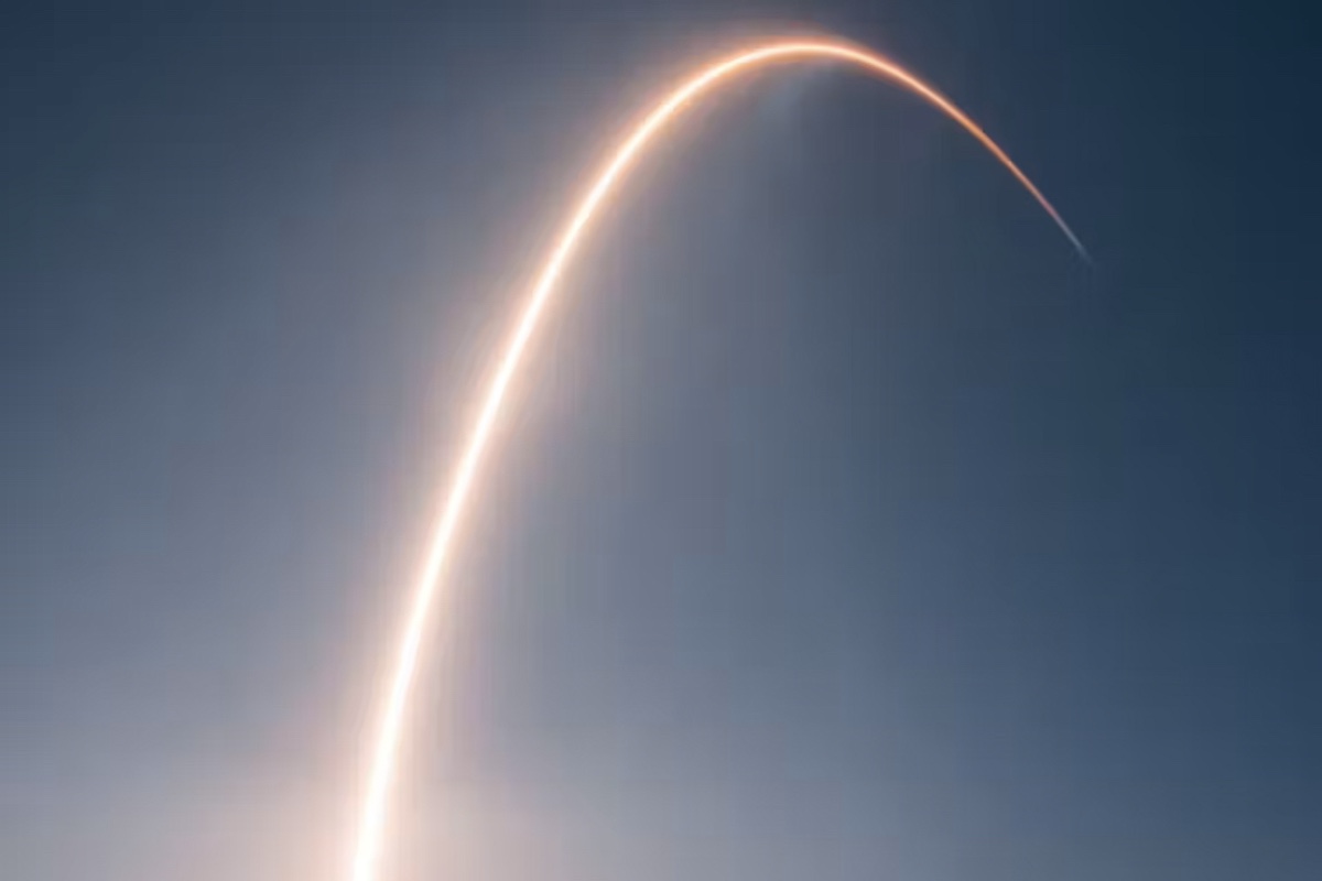 Roket Bekas SpaceX Tabrak Bulan — Regulasi Antariksa Belum Siap