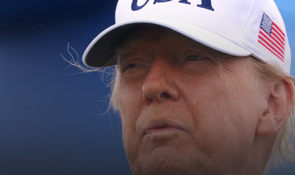 Trump Tolak Regulasi AI — Andalkan 'IQ Tinggi' Sendiri